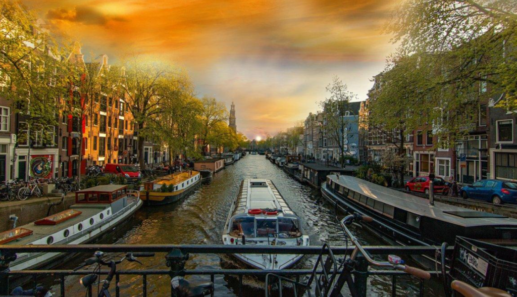 Amsterdam Revealed: Unlocking the Secrets of Europe’s Most Enchanting City